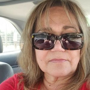 Meet your Posher, Angela